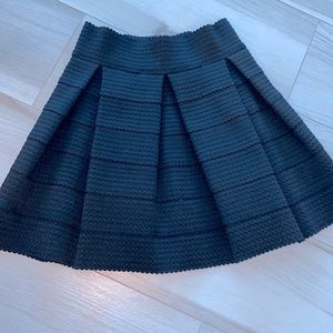 KIWI TUCKER POLY SKIRT XS
